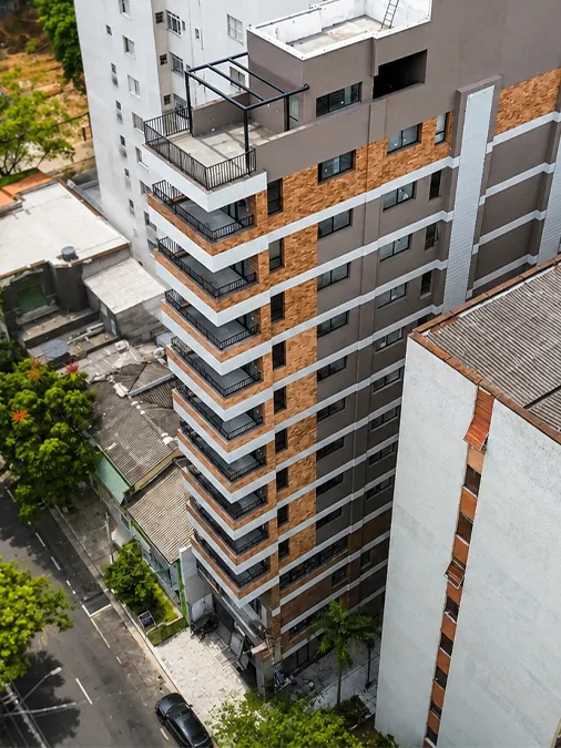 fachada-jau-vertical-real